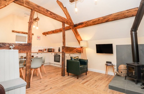Oswestry Cottage | STABL, PLAS MOELFRE HALL BARNS in Llanrhaeadr-Ym-Mochnant