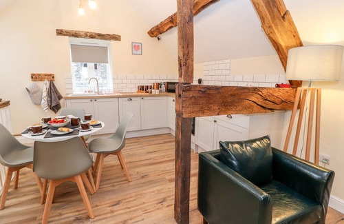 Oswestry Cottage | STABL, PLAS MOELFRE HALL BARNS in Llanrhaeadr-Ym-Mochnant