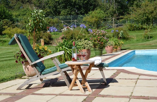 Saxmundham Cottage | STABLE COTTAGE AT THE GROVE, GREAT GLEMHAM, with pool in Framlingham