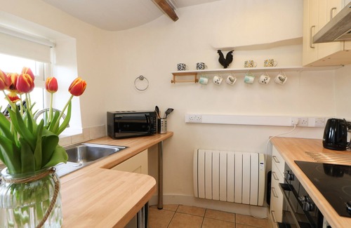 Barnard Castle Cottage | STABLE COTTAGE, pet friendly, with hot tub in Barnard Castle