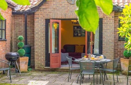 Ipswich House | Stable Cottage