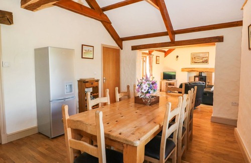 Efailwen Cottage | STABLE COTTAGE, pet friendly, with hot tub in Efailwen