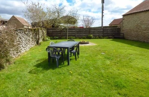 Levisham Cottage | STABLE COTTAGE, pet friendly, character holiday cottage in Levisham