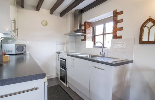 Colyton Cottage | STABLE COTTAGE, romantic, character holiday cottage in Colyton