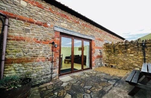 Frome House | Stable Cottage with pre booked use of Indoor Swimming Pool