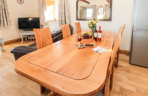 Embleton Cottage | STABLE D'OR, pet friendly, with pool in Embleton
