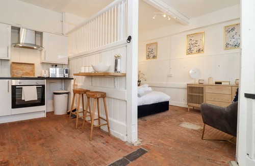 Blandford Saint Mary Cottage | STABLE, pet friendly, character holiday cottage in Blandford Forum
