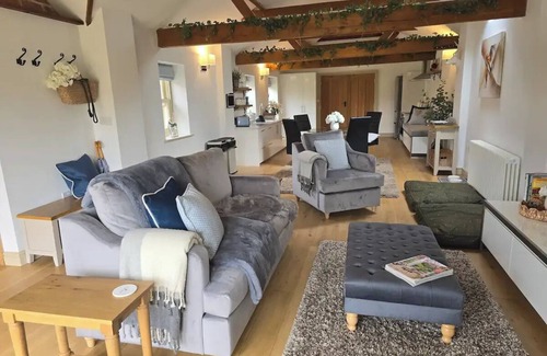Walkeringham House | Stable View Barn - log burner & dog friendly