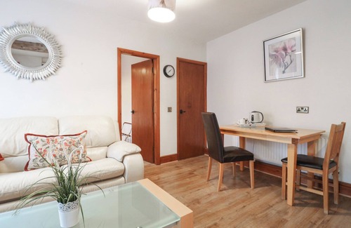 Castle Donington Cottage | Stables