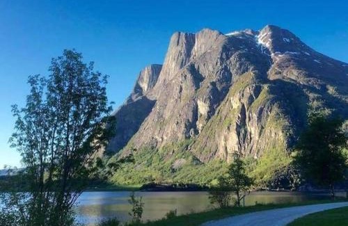 Nesset House | Staburet Eresfjord Båt kan leies