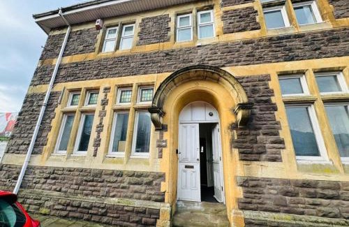 Cwm Frwd Oer House | Stacey's 4 Bedroom House in Pontypool