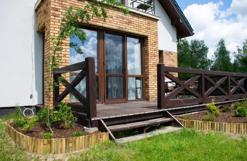 Leoncin Villa | Stacja Miśków
