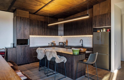 Wanaka House | Stackbrae Lodge: A modern lake and alpine retreat of style and comfort.n