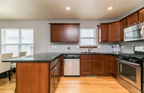 Cedar Rapids - Iowa City House | Stadium House - Next to Kernels/Roughriders Arena