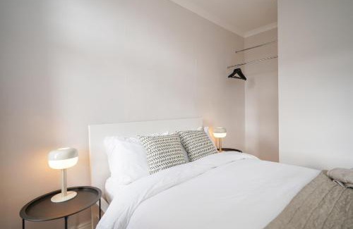 Sheffield Apartment | Stadium View, entire private house, close to city centre, free WiFi