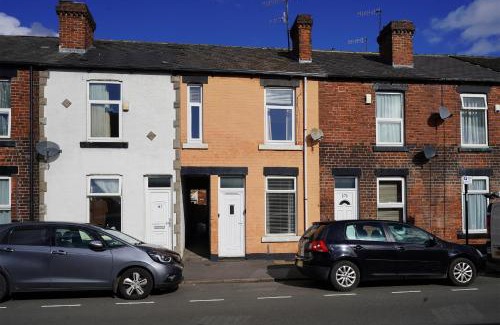 Sheffield Apartment | Stadium View, entire private house, close to city centre, free WiFi