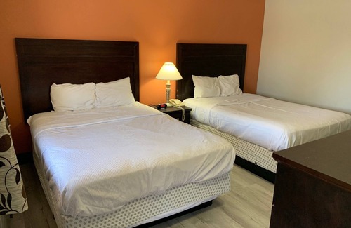 Athol Springs Hotel | Stadium View Inn