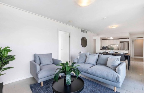 Milton Apartment | Stadium Vue, 3Bd,Riverview Pool, 300m to S/Stadium