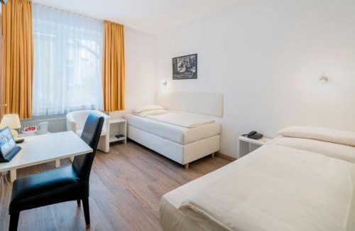 Ruettenscheid Hotel | Stadt-gut-Hotel Rheinischer Hof