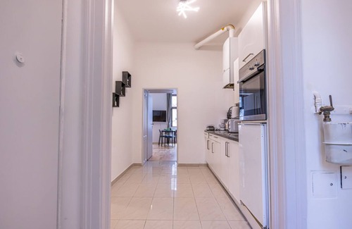 Neulerchenfeld Apartment | Stadthalle Oasis: Stylish 3BR Apartment in Vienna