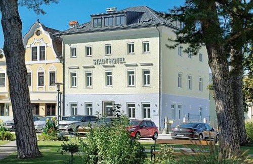 Oberndorf bei Salzburg Hotel | Stadthotel Oberndorf - 24h Self Check-In Terminal