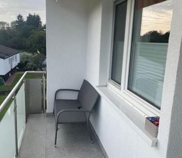 Fuldatal Apartment | Stadtnah & Chic - Ihringshausen Retreat