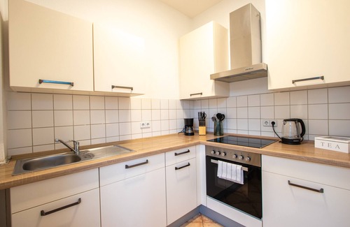 Schloßchemnitz Apartment | Stadtnatur Apartment Direkt am Küchwald mit Balkon und Arbeitsplatz!