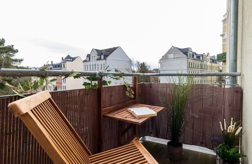Schloßchemnitz Apartment | Stadtnatur Apartment Direkt am Küchwald mit Balkon und Arbeitsplatz!