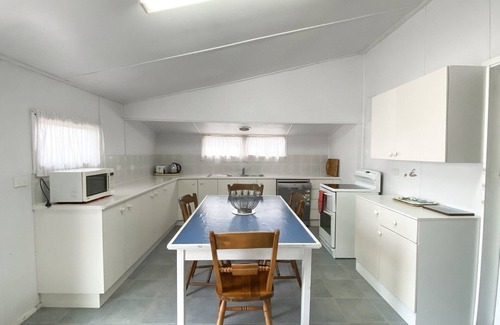 Traviston House | Stafford Hall - Burrum Heads- Riverfront- 3BR- Great Views