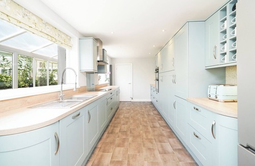 Ridgeway House | Stag/Hen Party House - Pool, HotTub, Bar & Sauna