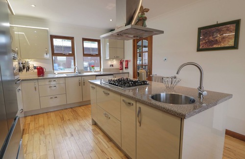 Galston Cottage | STAG LODGE, pet friendly, character holiday cottage in Galston