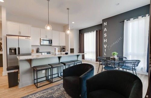 Inglewood House | Stage-Side Stay Near Opry Rooftop 8 Guests!