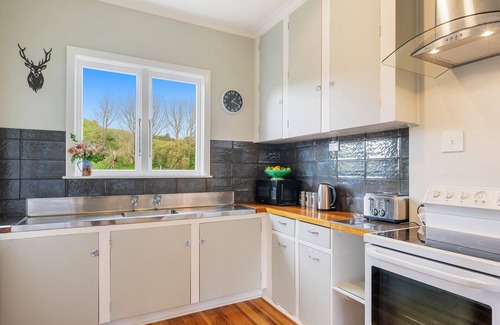 Apiti House | Staghead Cottage – Manawatu Holiday Home