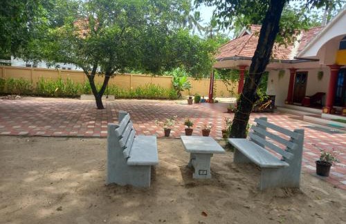 Kuzhuppilly House | Stains holidayhome & party floor, Cherai beach