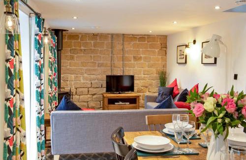Hopton House | Stainsborough Hall Holiday Cottages