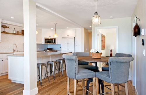 Solana Beach Condo | Stairs down to the beach, tennis court, gym, spa, and pool!- Ocean Front Gem