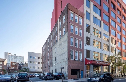 Chinatown Apartment | Stairway | 3BR Apt w W/D, Home Theater