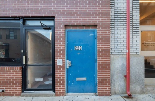 Chinatown Apartment | Stairway | 3BR Apt w W/D, Home Theater