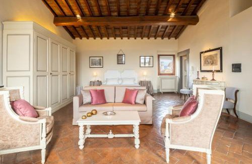 Oltrarno Apartment | Stairway to Heaven by VacaVilla