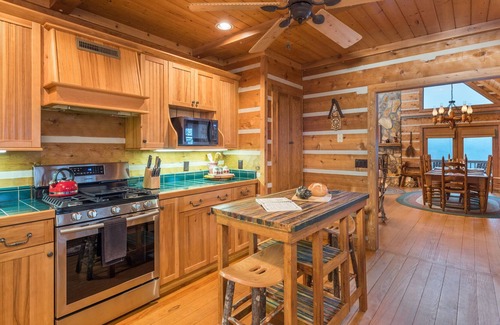 Marion Cabin | Stairway to Heaven | Private Pet-friendly Cabin & Sweeping Mountain Views!