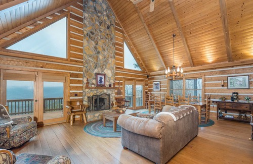 Marion Cabin | Stairway to Heaven | Private Pet-friendly Cabin & Sweeping Mountain Views!
