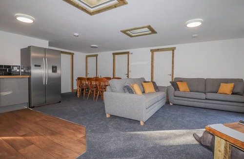 Grampound Cottage | STALL 2 - THE STABLES, family friendly, with a garden in Summercourt