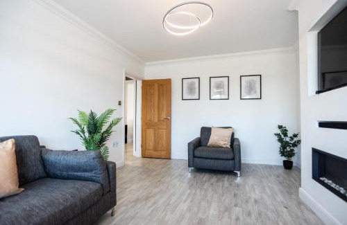Stalybridge House | Stalybridge Sanctuary - Luxe Hot Tub Retreat