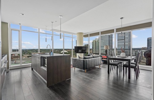 Victoria Park Condo | Stampede Fireworks View! 2BD 2BA Parking, AC