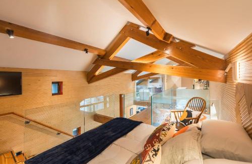 Hollow Meadows House | Stanage Barn, By Birch Stays