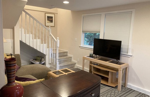 Ballard Cottage | Stand Alone Cozy Carriage House in a quiet Ballard Neighborhood many amenities