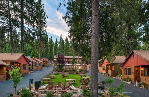 Tahoe Vista Cottage | Standalone Fireplace Cottage