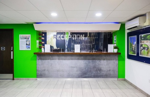 Lancaster Apartment | Standard Family of 3 Room