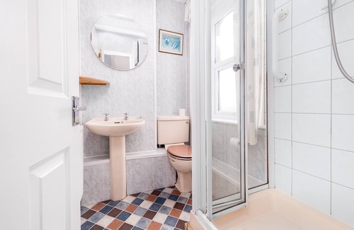 West Cliff Hotel | Standard King Bed, Ensuite