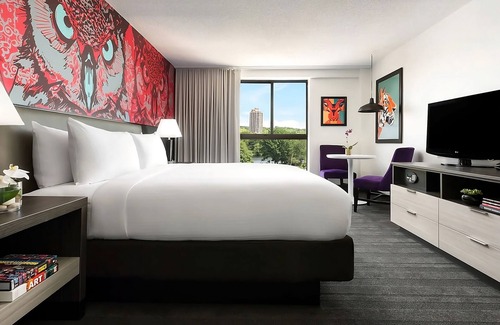 Lower Allston Hotel | Standard King Room at Studio Allston Hotel